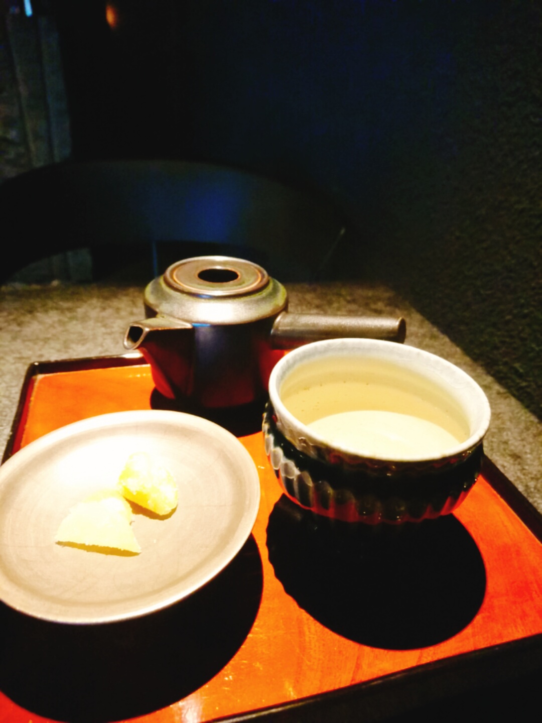 【bys tea】南船場の日本一暗い日本茶カフェ