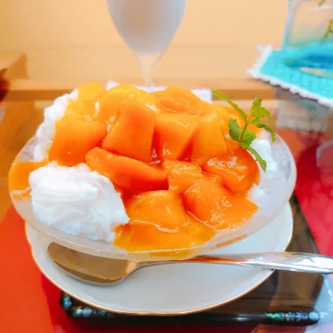 【Cafe YoKoSo】新食感!! 超絶ふわふわマンゴーかき氷